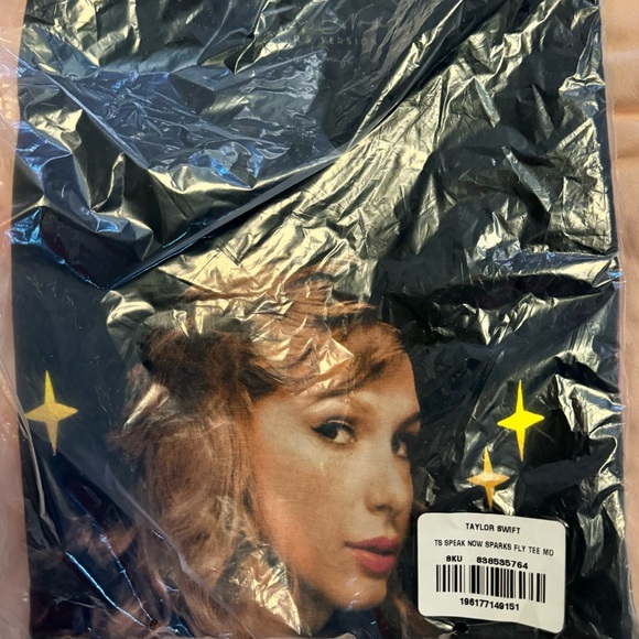 *NWT* Official Taylor Swift Speak Now TV Tshirt-Med - Picture 2 of 3